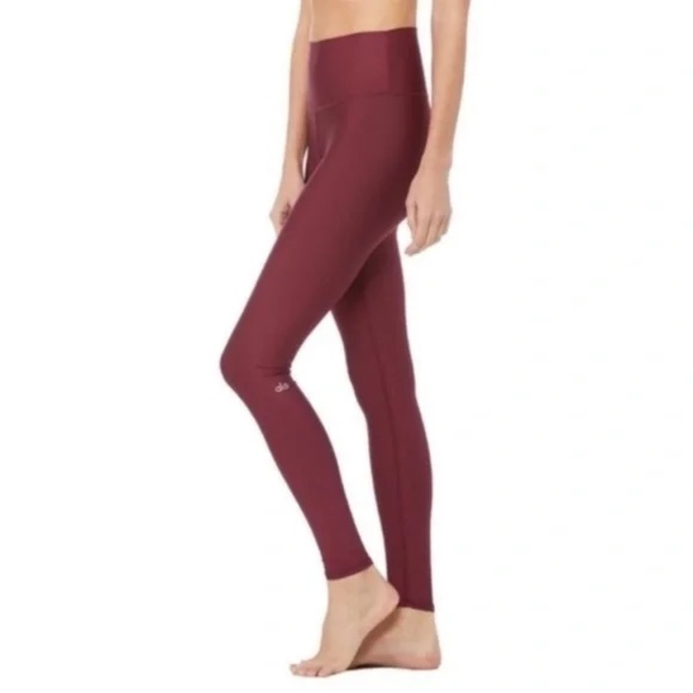 Alo Yoga Airlift High Waist Shine Leggings in Burgandy